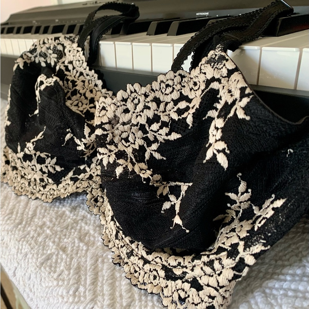 NWOT Wacoal Lace Scalloped Demi Bra Size 38DD